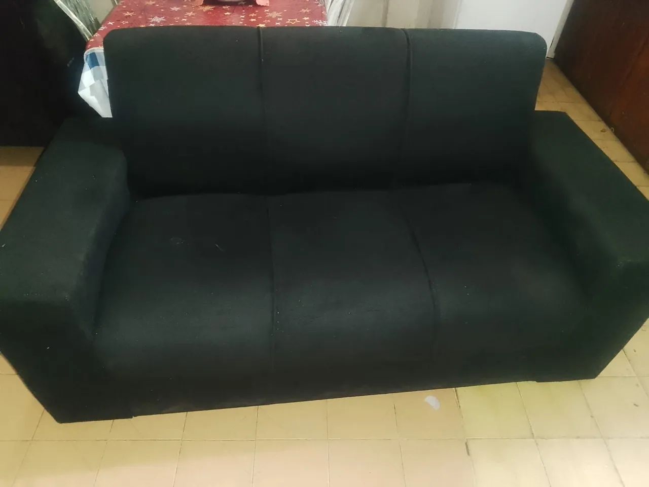 Vende-se este sofá preto