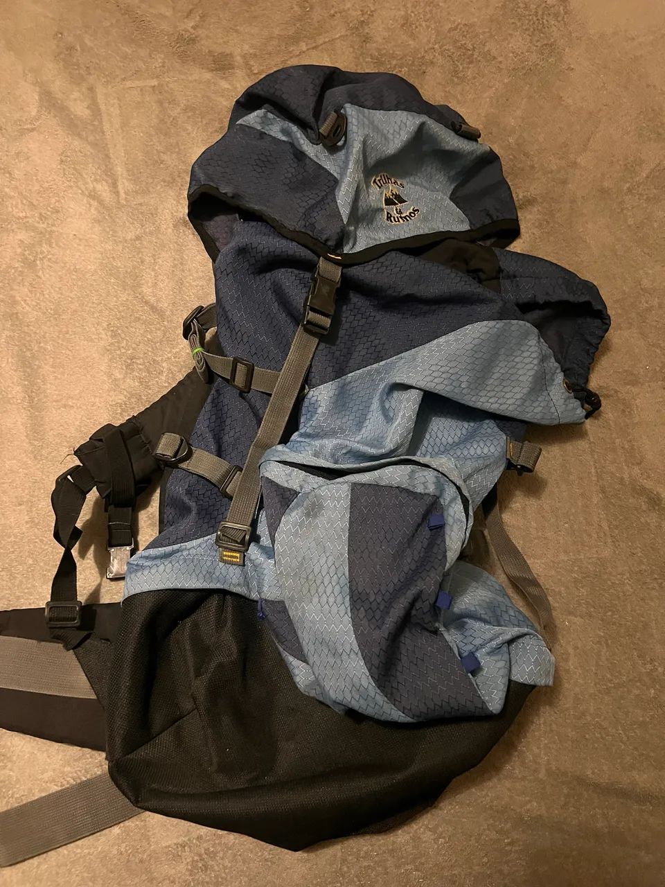 Mochila 60 litros Trilhas e Rumos sem rasgos 