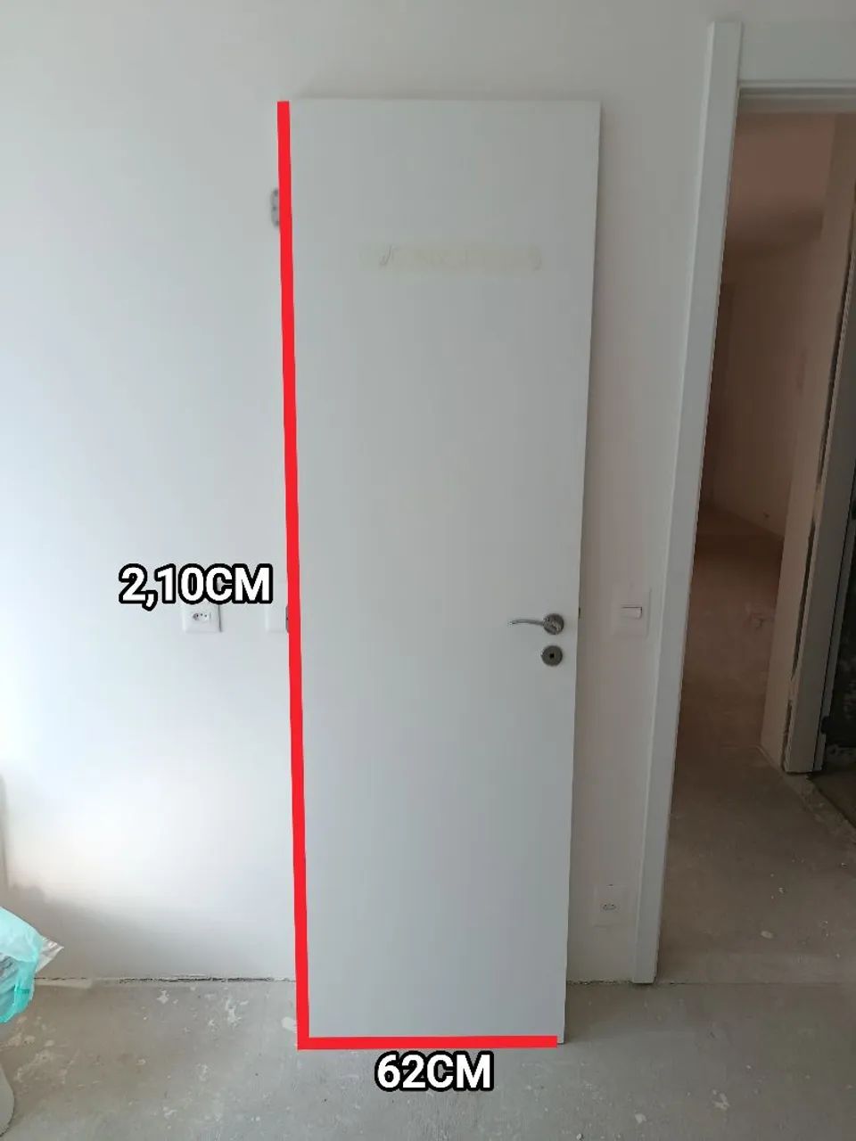 PORTA COM MAÇANETA 