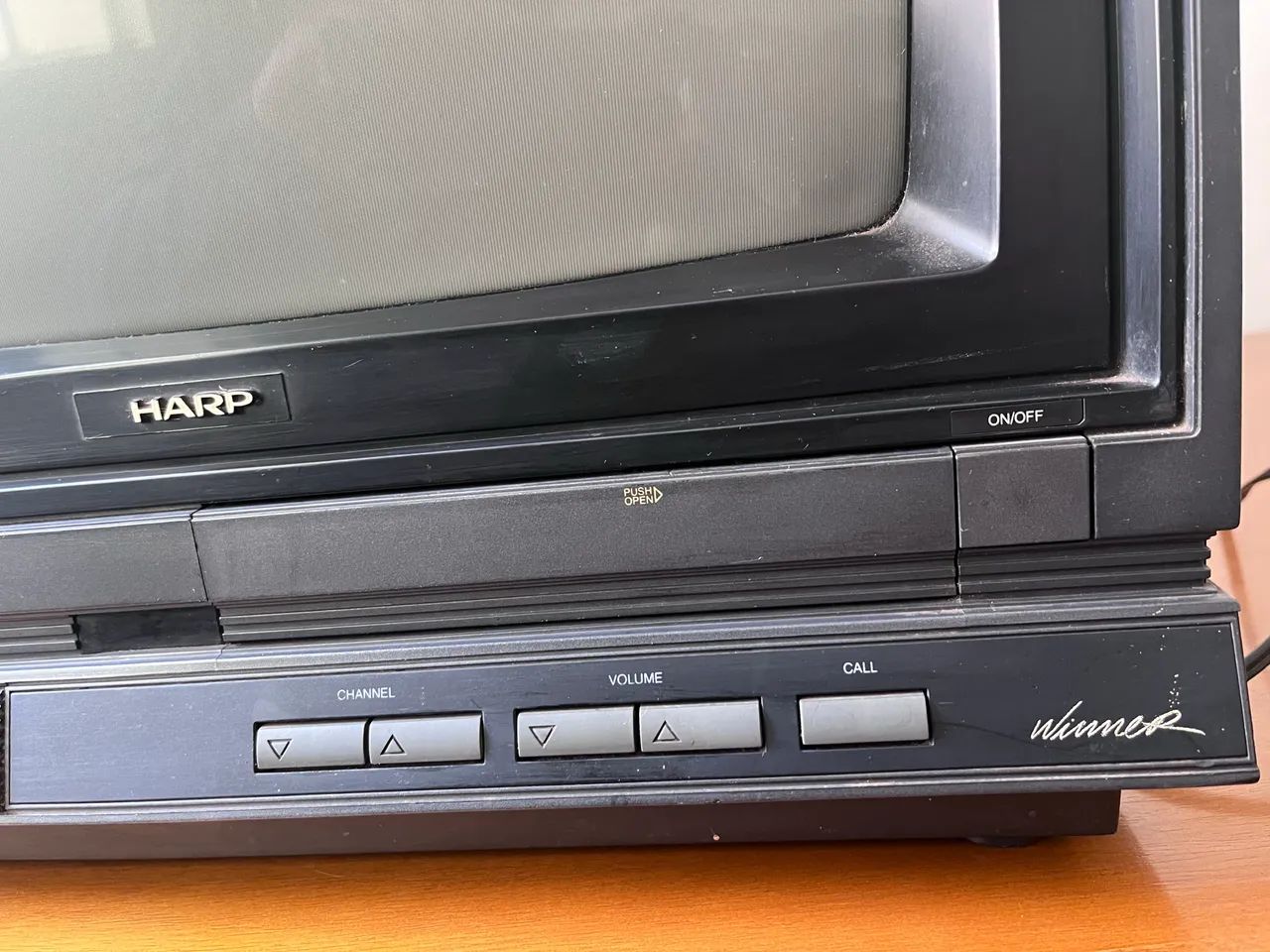 Tv vintage sharp c 1692 em perfeito estado  - Foto 4
