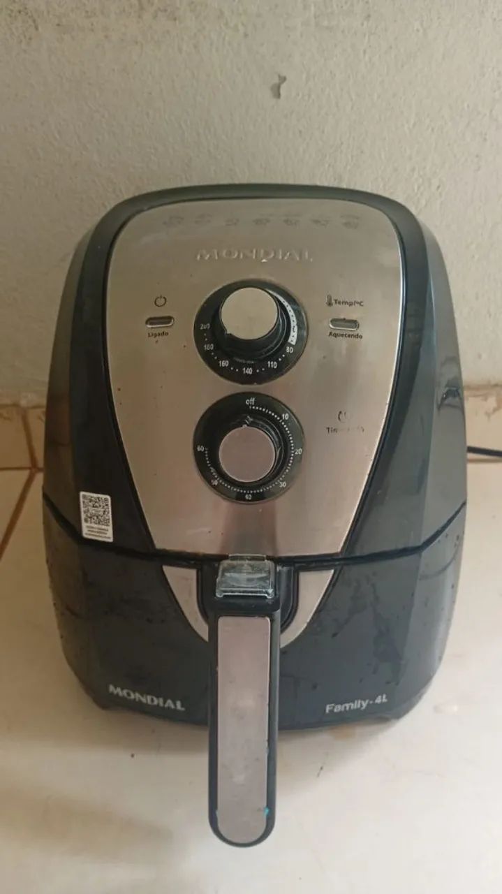 Air fryer mondial 4L 9 meses de uso 
