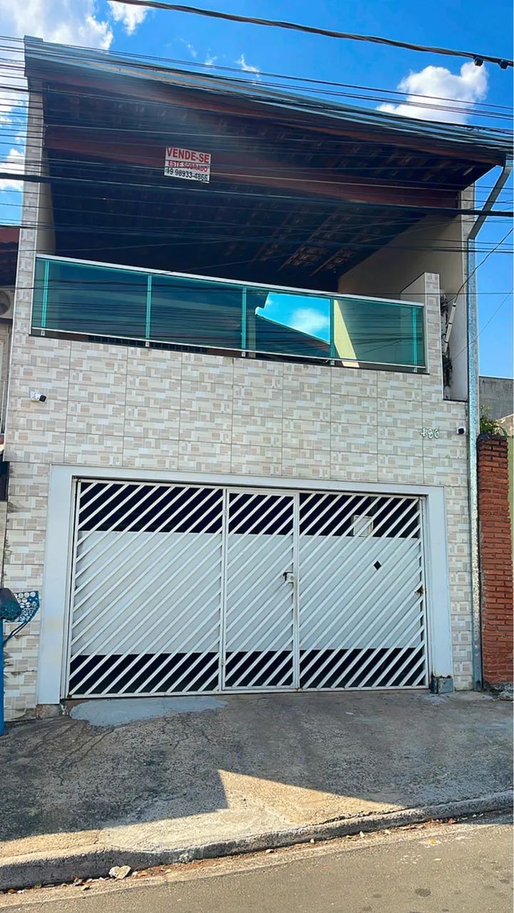 URGENTE- Vende-se Sobrado Amplo e Bem Localizado