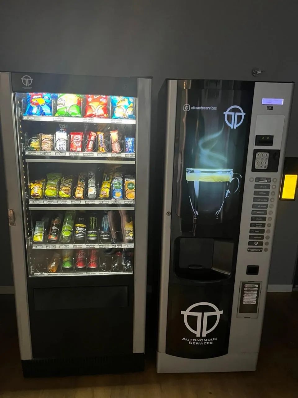 Kit vending machine de bebidas quentes Bianchi Lei 400 e uma