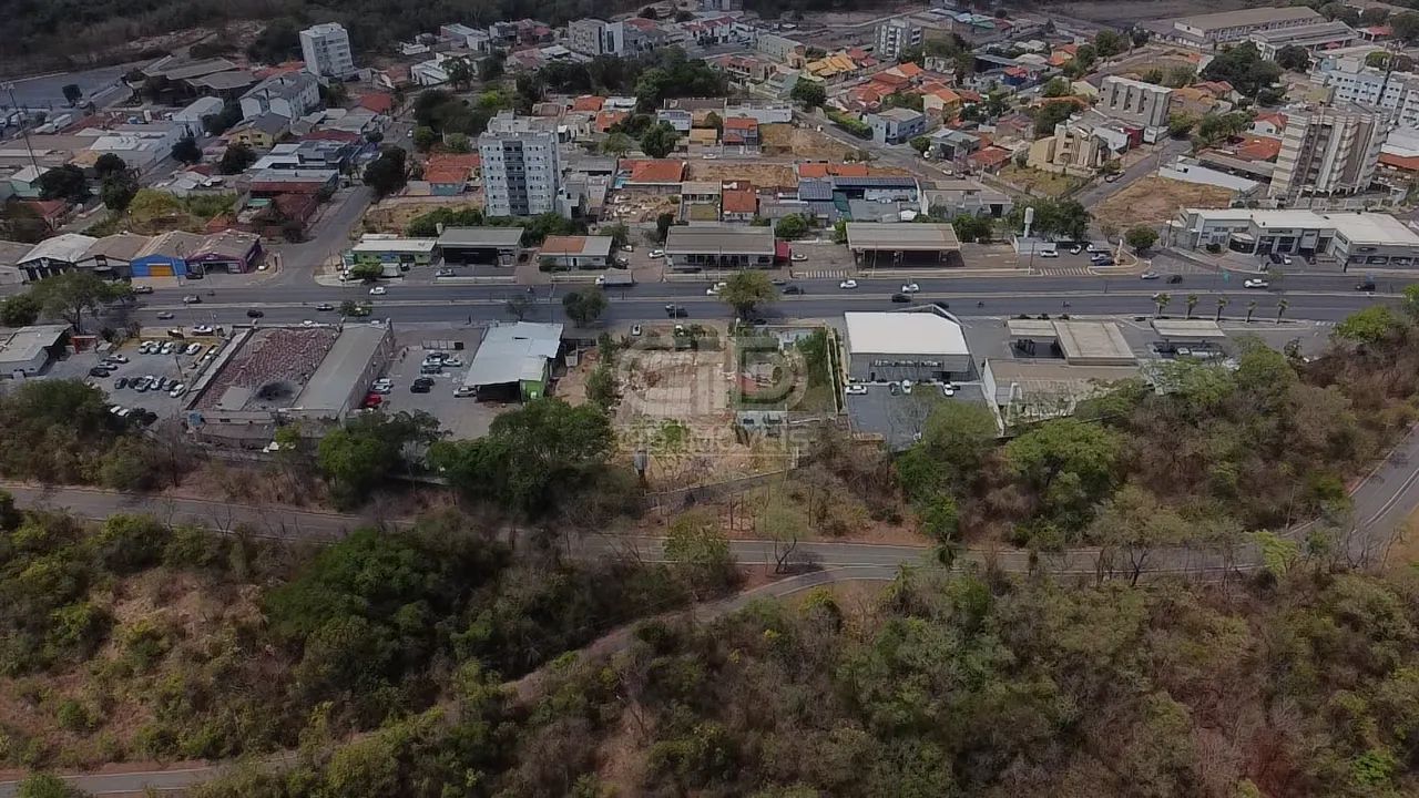 Terreno com mais de 2.500 m² na Av. Miguel Sutil - Foto 4