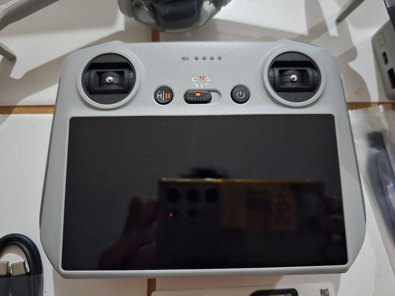 Drone Dji Mini 3 4k 5.8ghz Com Tela 3 Baterias - Foto 4