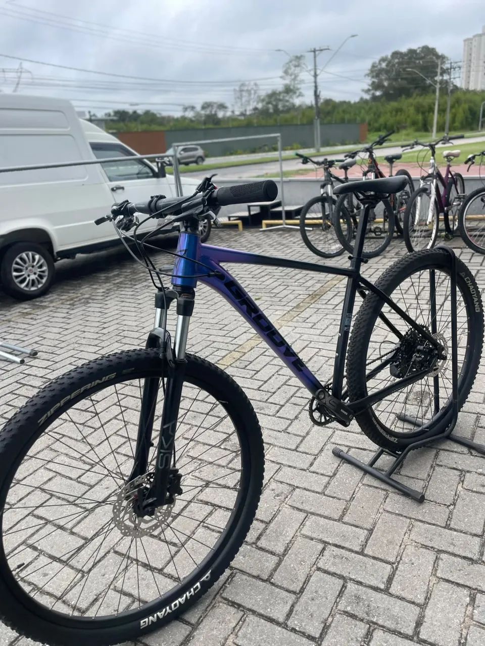 Bicicleta aro 29 Groove 12v