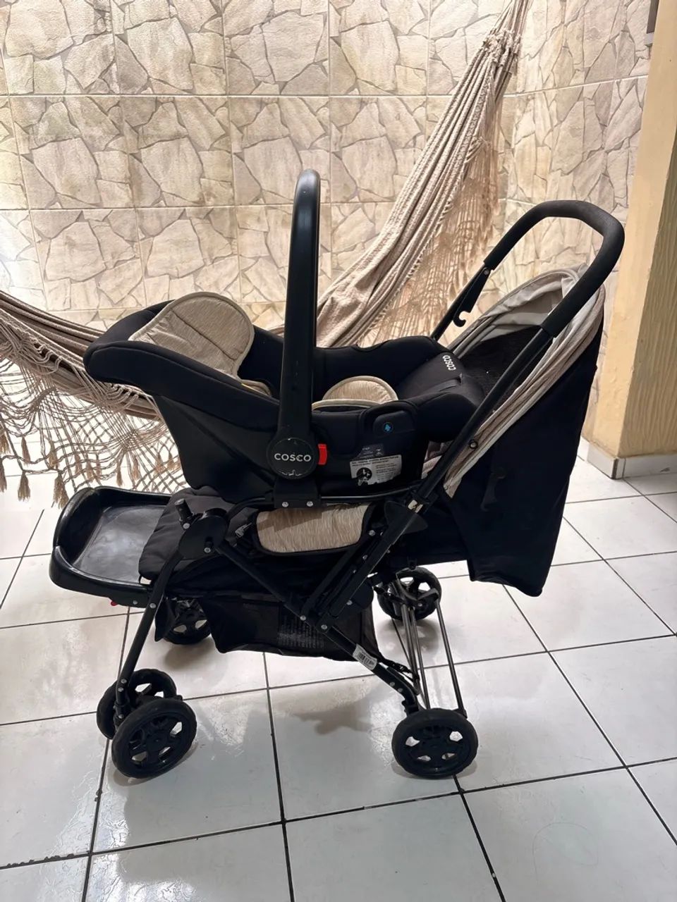 Cadeirinha e bebê conforto cosco 