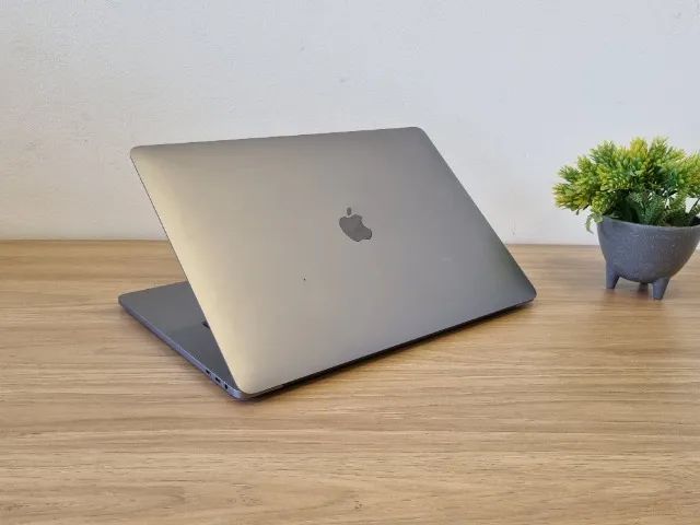 Apple Macbook Pro 2018 Touch Bar - Core i7 | 256GB SSD | 16GB DDR4