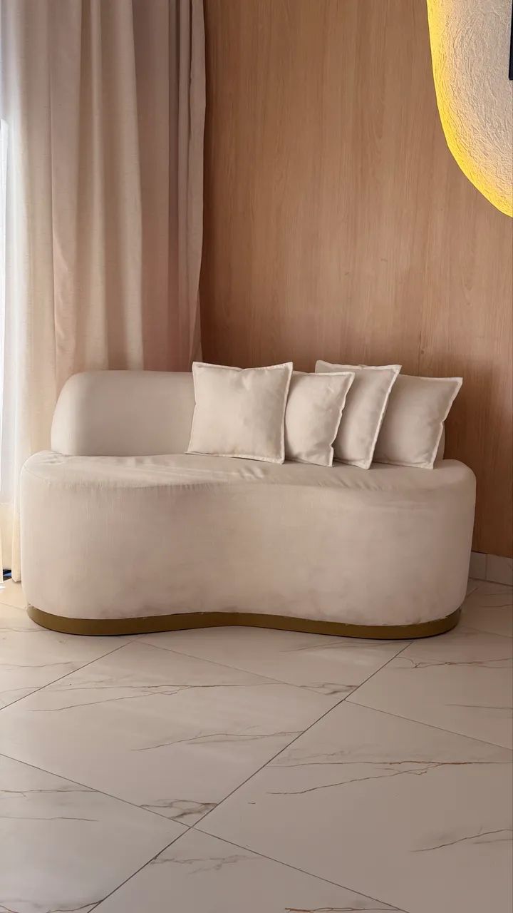 Sofá Moderno Off-White - Pouco Uso - R$ 490 - Foto 2