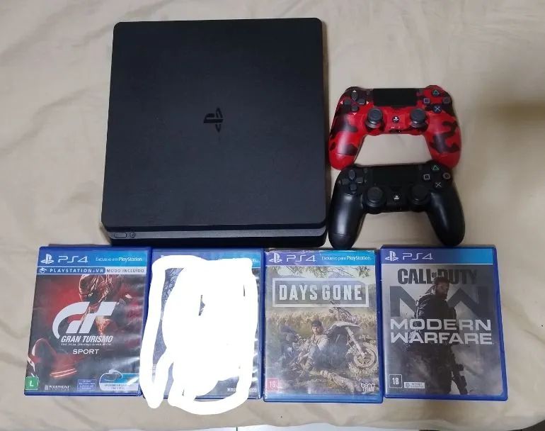 PS4 slim 1TBb com 3 jogos e 2 controles 