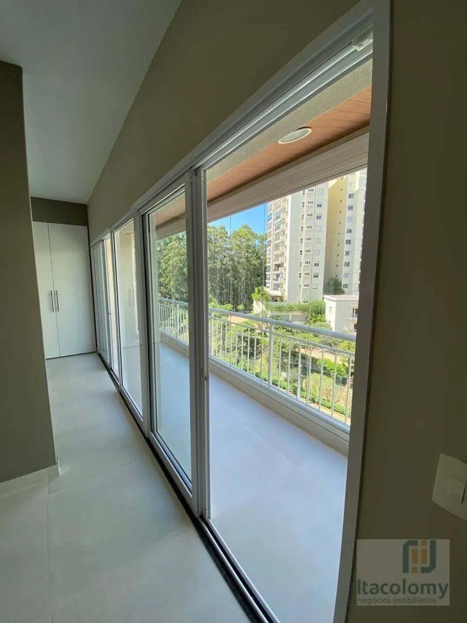 Apartamento com 1 dormitório para alugar, 50 m² por R$ 4.484/mês - Edifício Trix Tamboré - - Foto 4