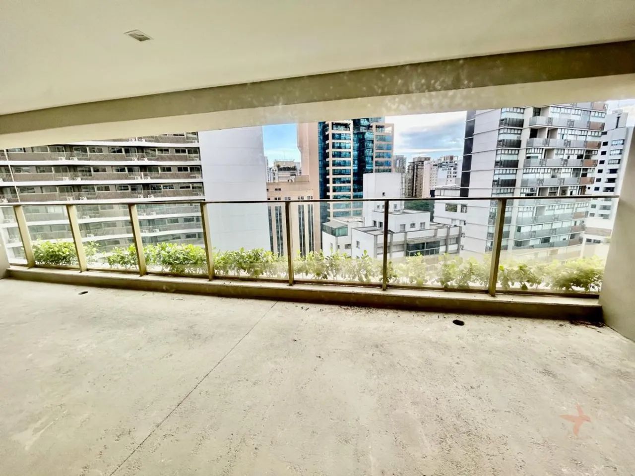 Apartamento para venda em Moema com 3 quartos, sendo 3 suítes, 150m²