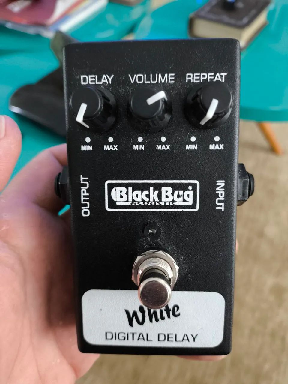 Pedal Delay Black Bug