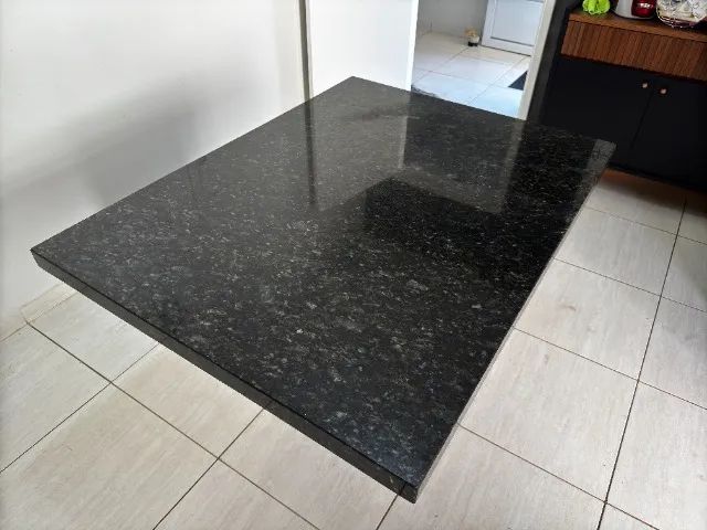 MESA EM GRANITO VERDE UBATUBA COM BASE - Foto 4
