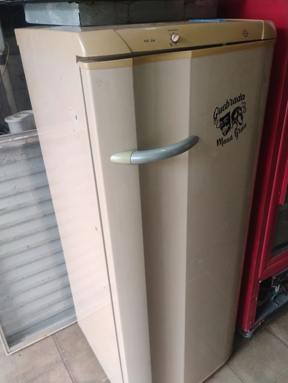 Vende se uma geladeira eletrolux - Foto 3