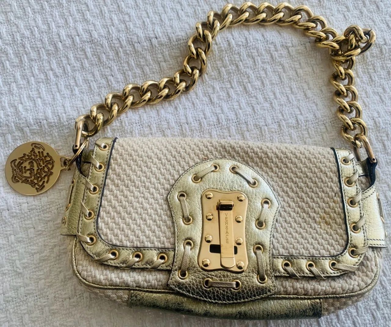 bolsa de ombro versace dourada - Foto 5