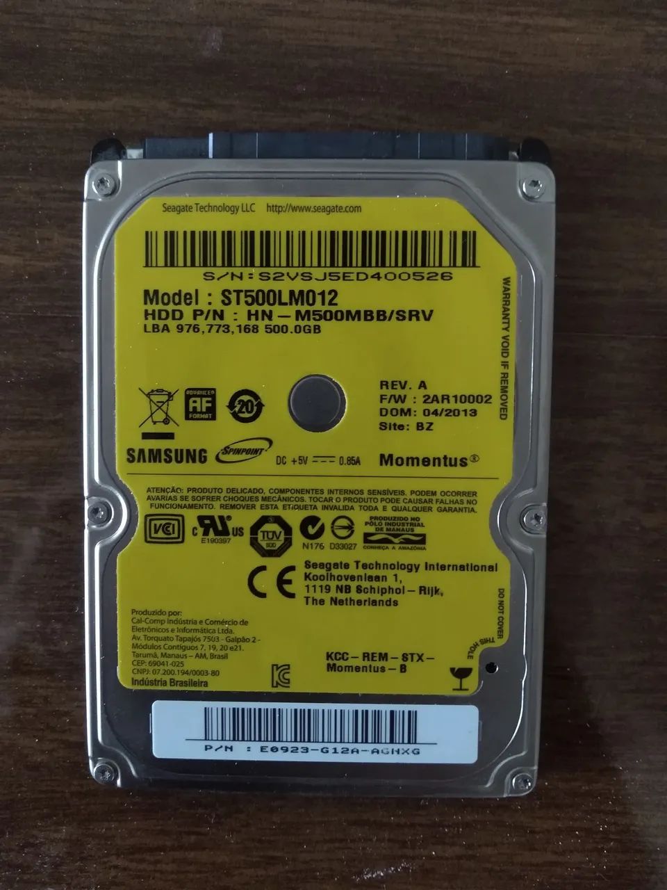HD de 512GB, com case de brinde para usar como HD externo