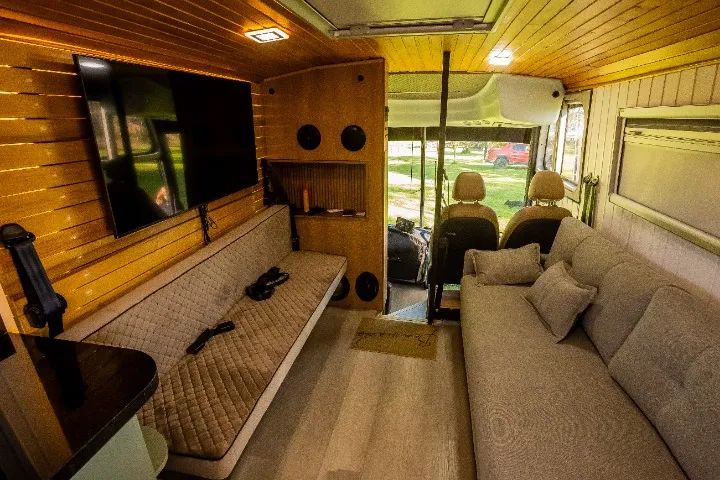 MOTORHOME dos sonhos a venda! Casa sobre rodas todo equipado para 9 pessoas! - Foto 12