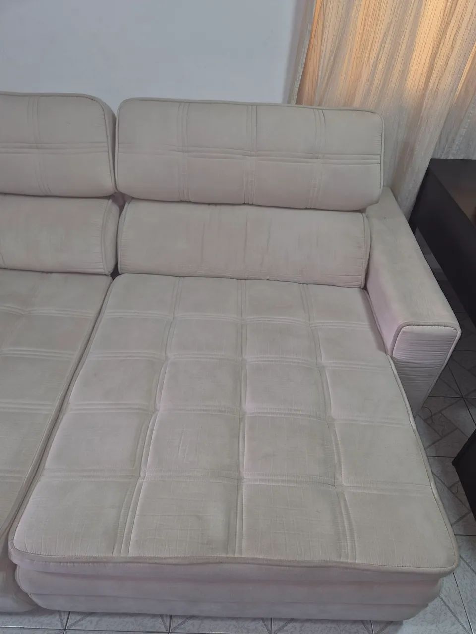 Sofá grande reclinável cor creme - Foto 3