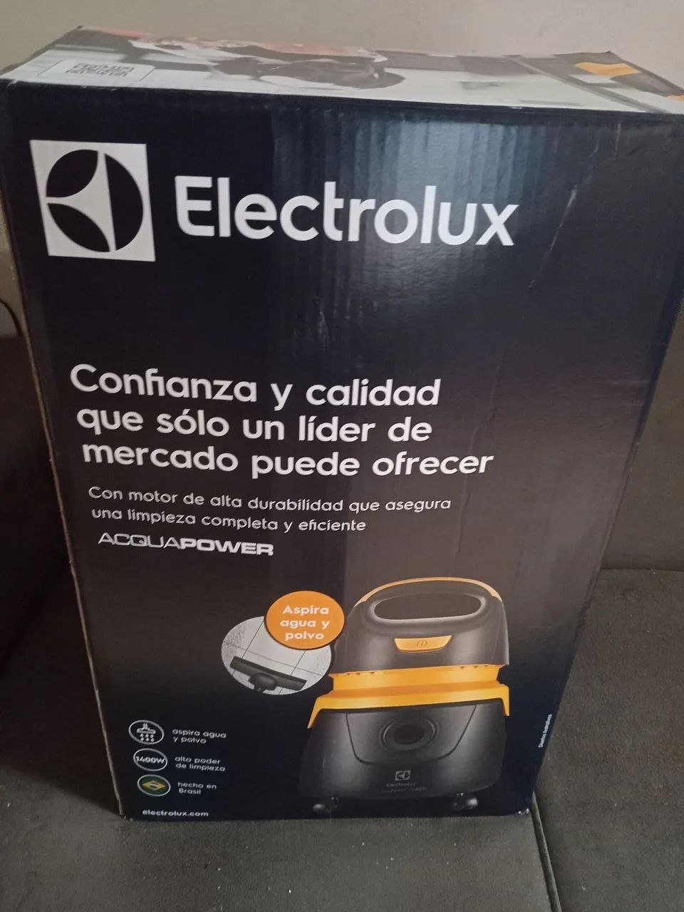 ASPIRADOR ELETROLUX AQQUAPOUER NOVO S/USO  - Foto 3