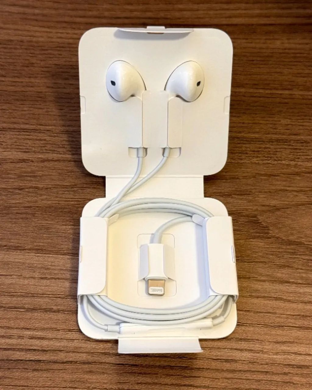 Apple earpods com conector lightning