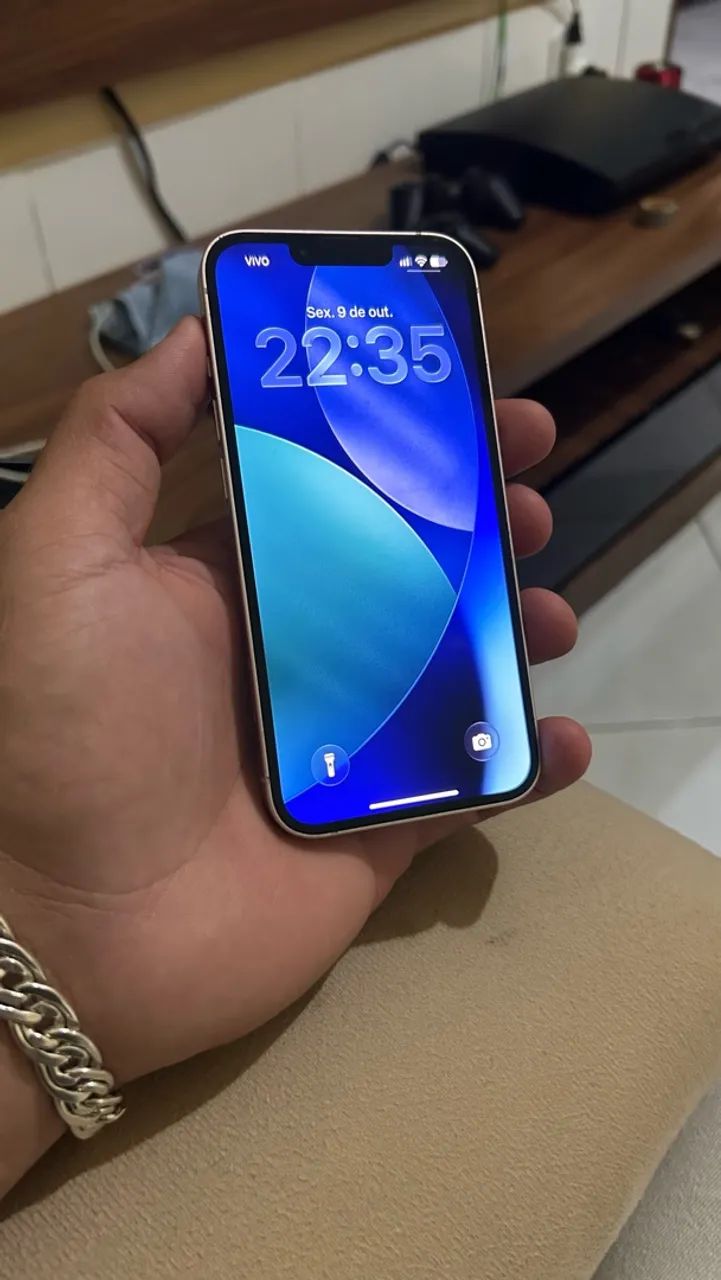 iPhone 13