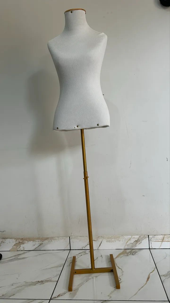 MANEQUIM - SEMINOVO - Foto 2