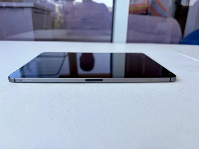 iPad Air 5 M1 256GB Cellular + Teclado Logitech - Foto 3