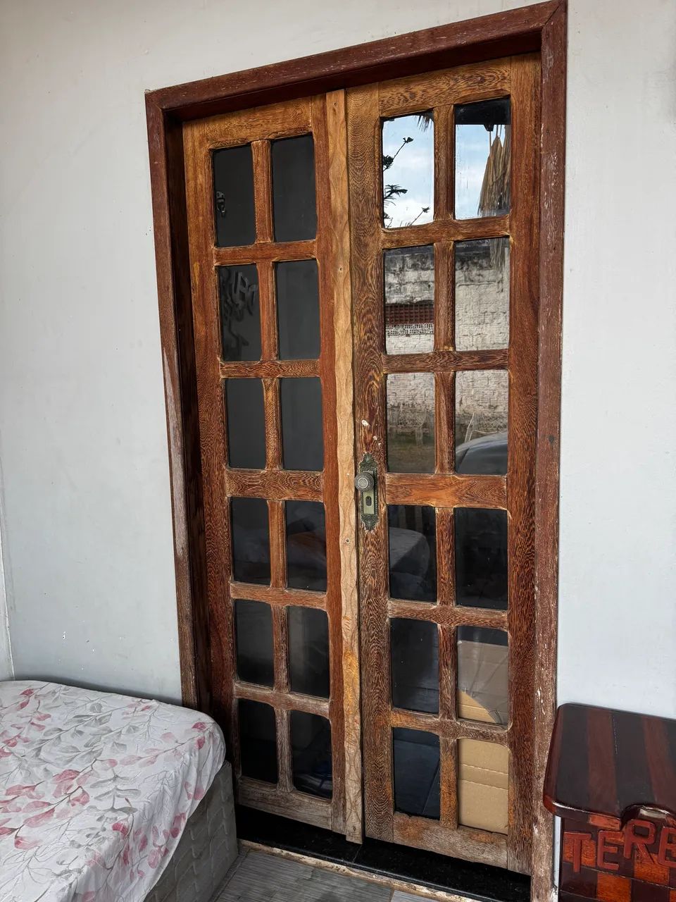 Porta em madeira com vidros  - Foto 2