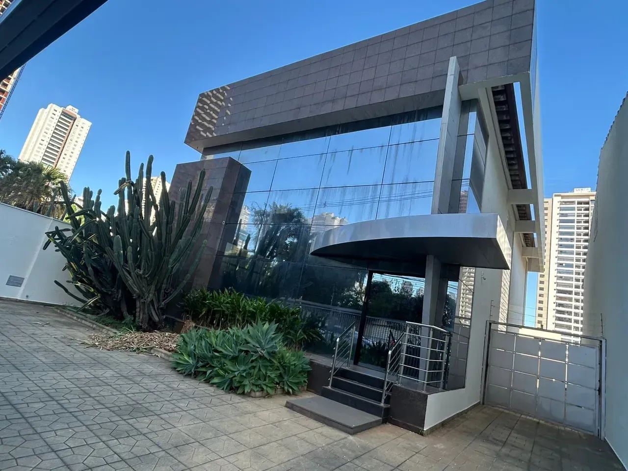 Prédio inteiro à venda, 745m2 - Setor Bueno
