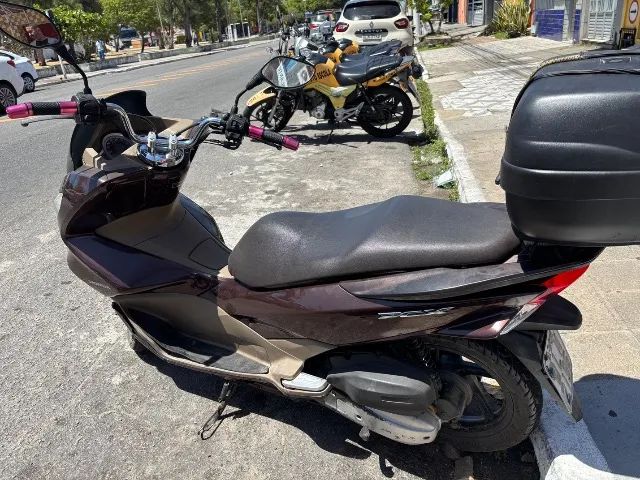 PCX DLX 2018
