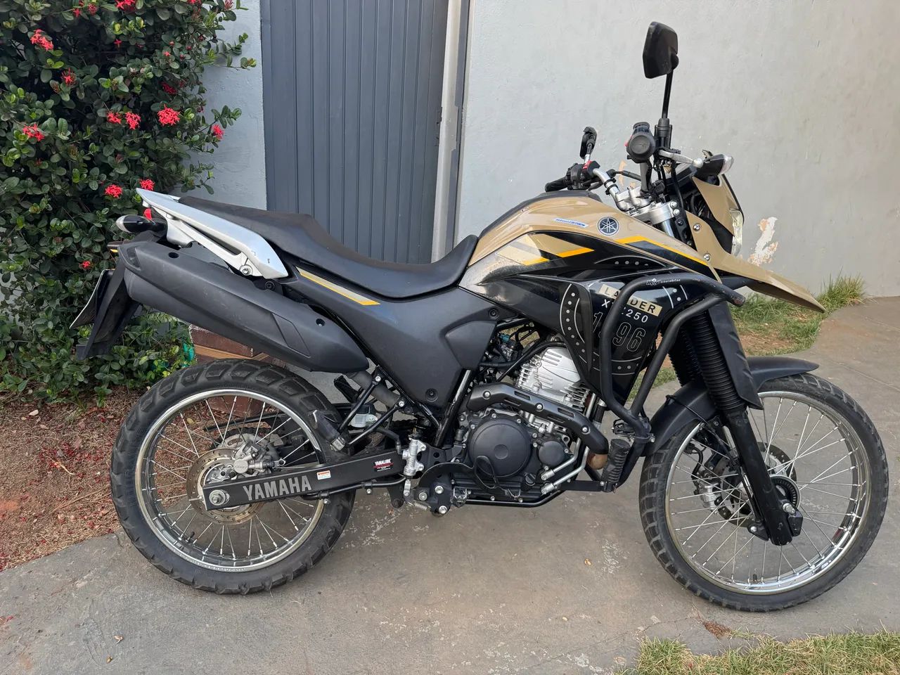 XTZ LANDER 250 Bege e Preto.  - Foto 3