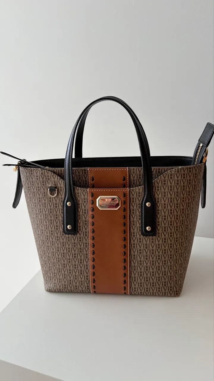 Bolsa Chelsea Medium Victor Hugo - Foto 5