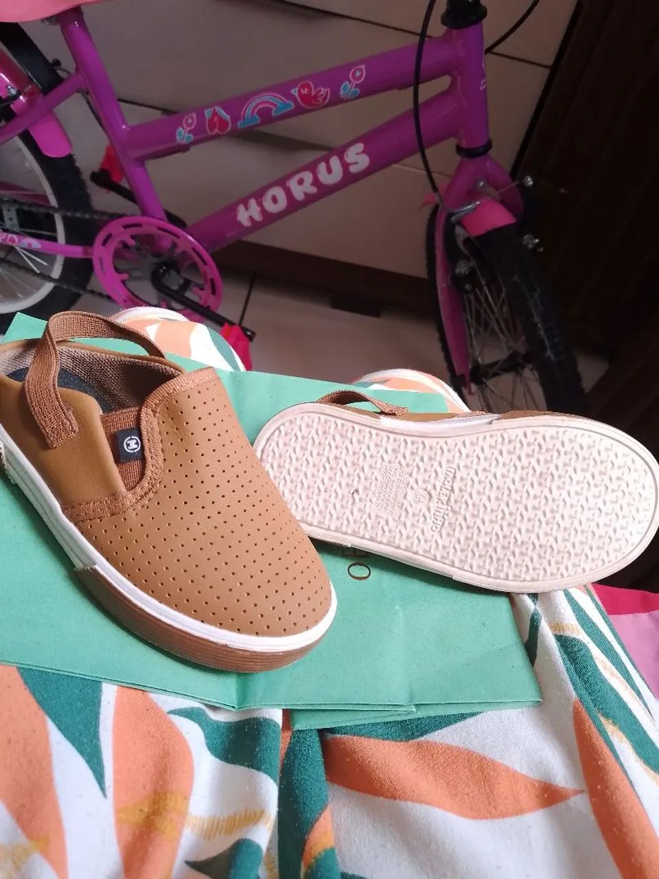Vendo dois sapatos em estado de novos - Foto 2