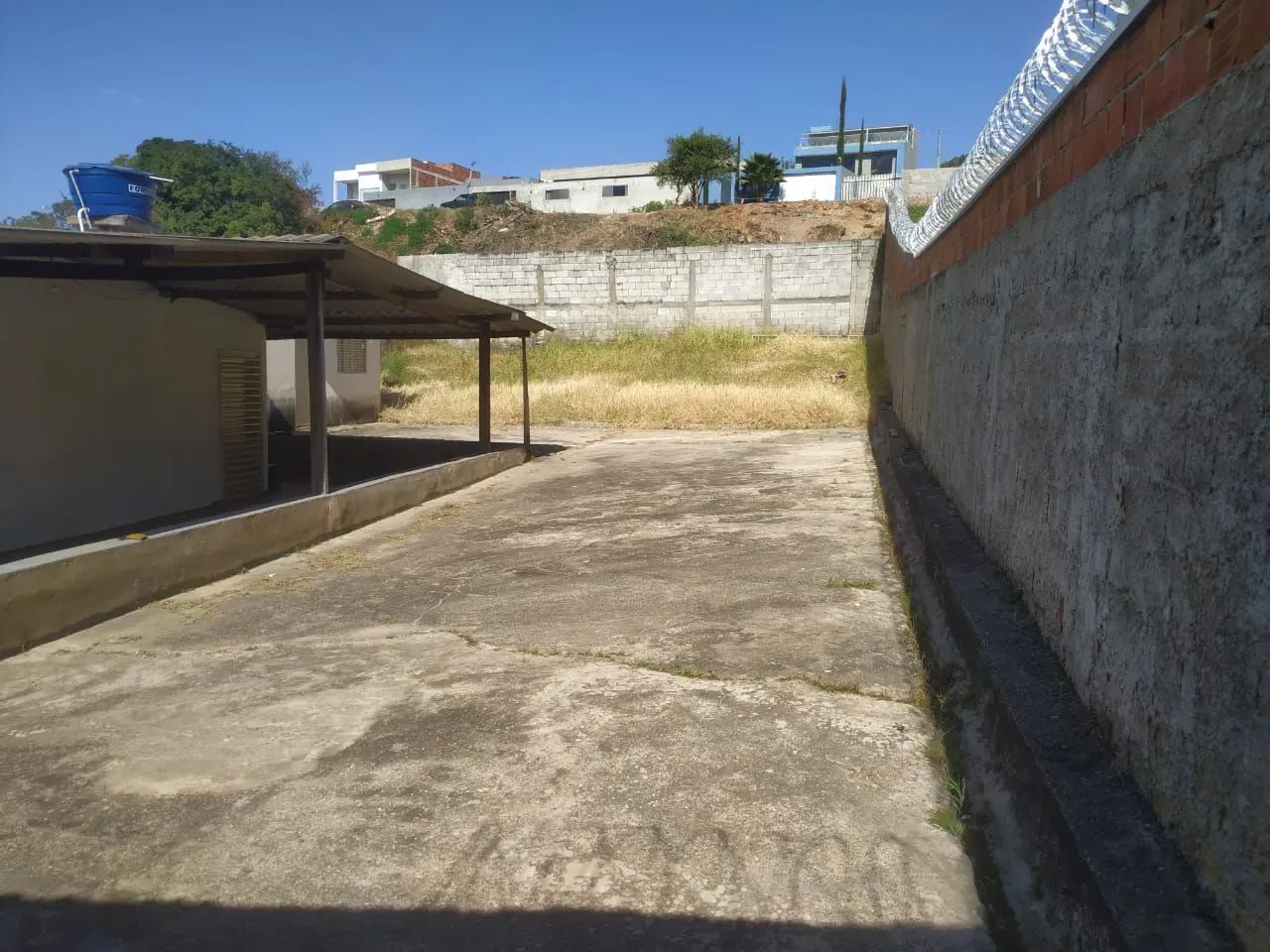 Lote em condomínio 