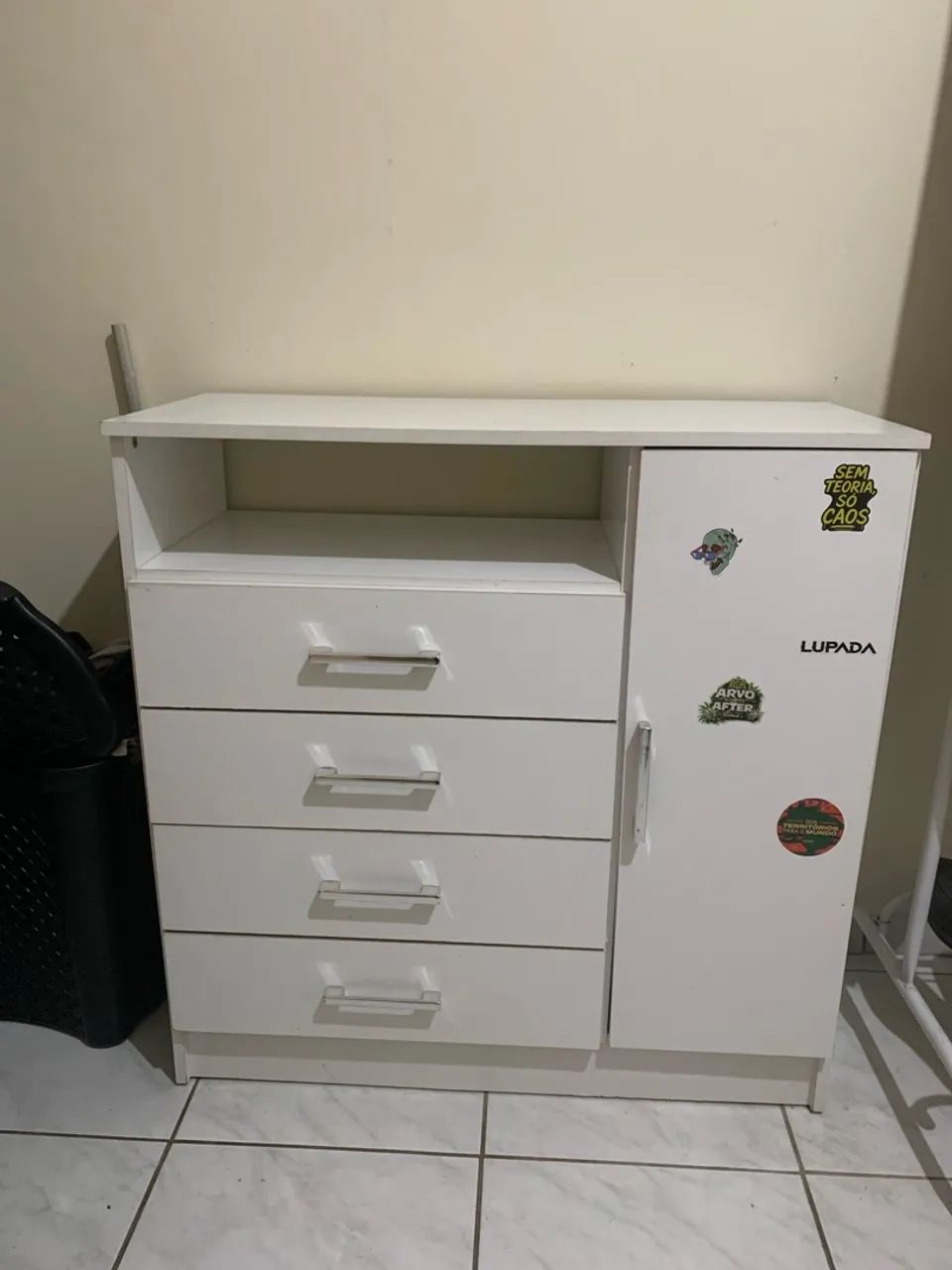 Como 4 gavetas 1 porta