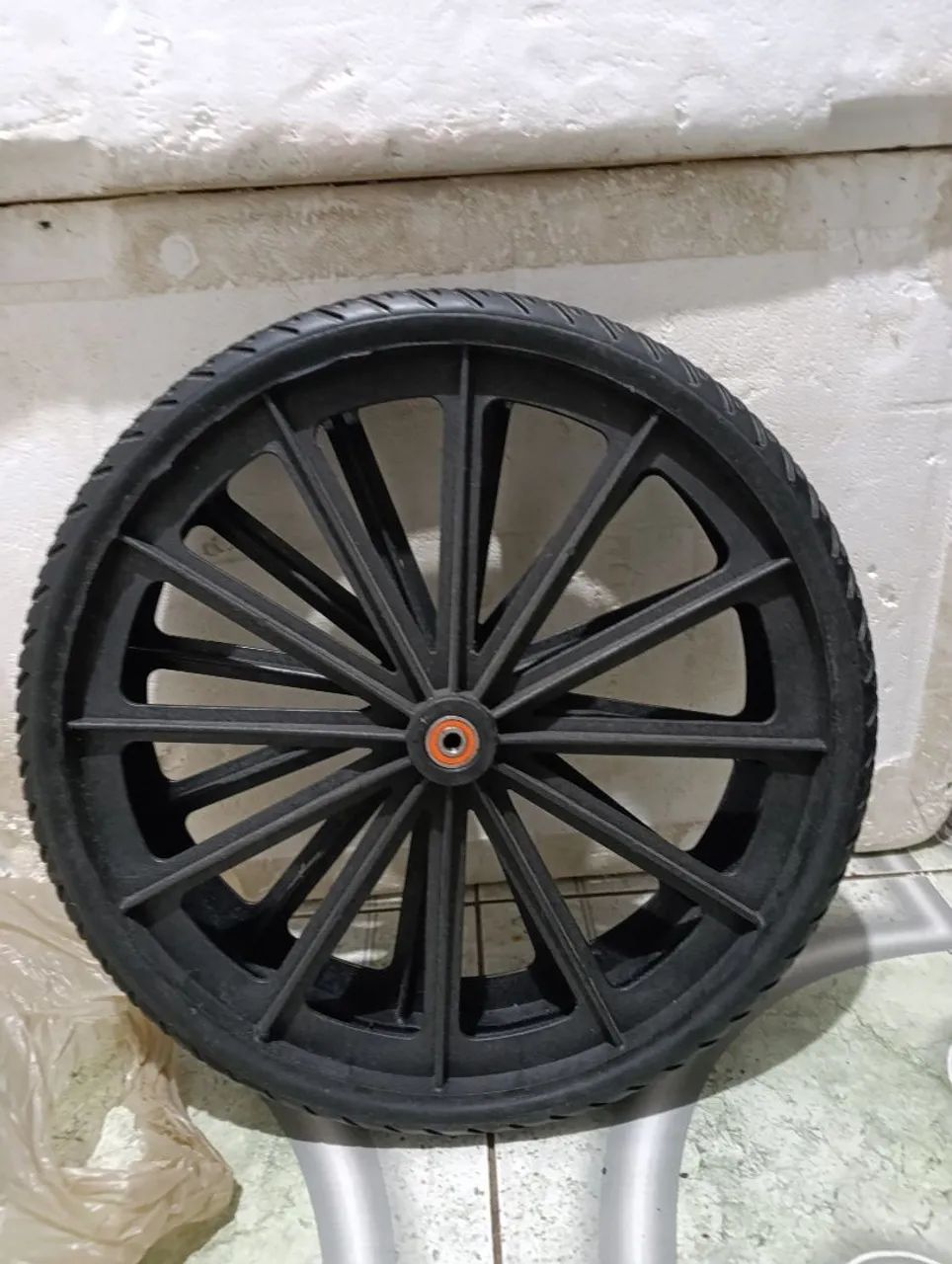 Vende-se pneu de carrinho de picolé 