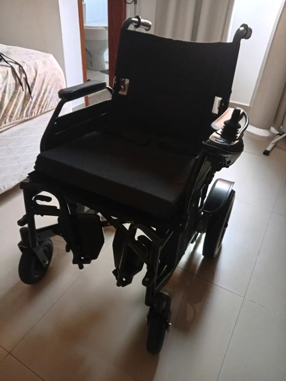 Cadeira de rodas elétrica - Foto 5