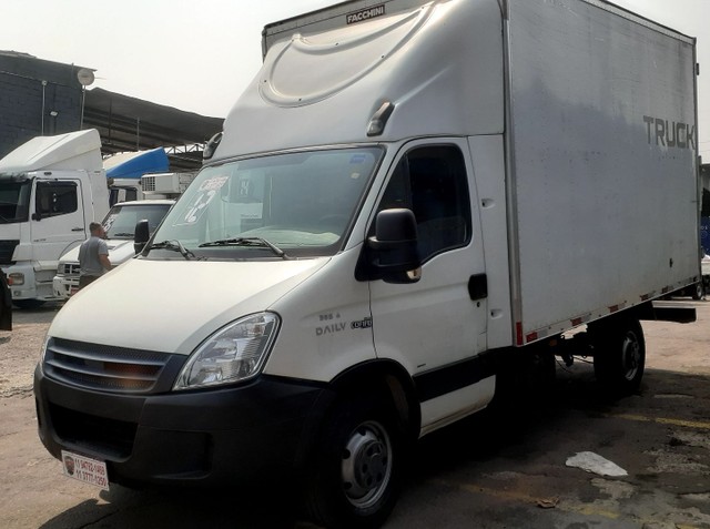 IVECO 35S14 2012 COM BAÚ SECO