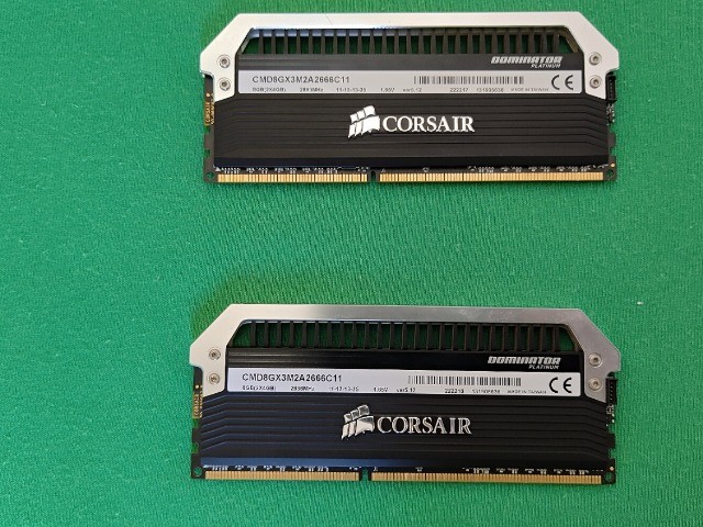 Memória ram Corsair Dominator Platinum Ddr3 2x4GB 2666MHz - Foto 2