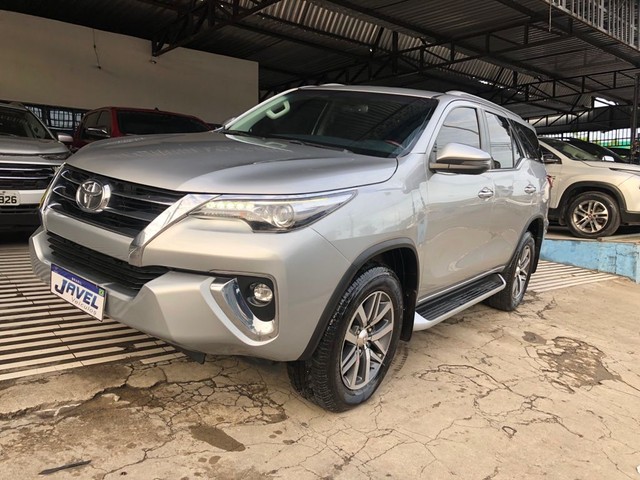 HILUX SW4 7 LUGARES 2018