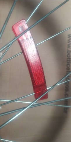 04 Refletores De Encaixe P/ Raio Rodas De Bicicletas - Foto 3