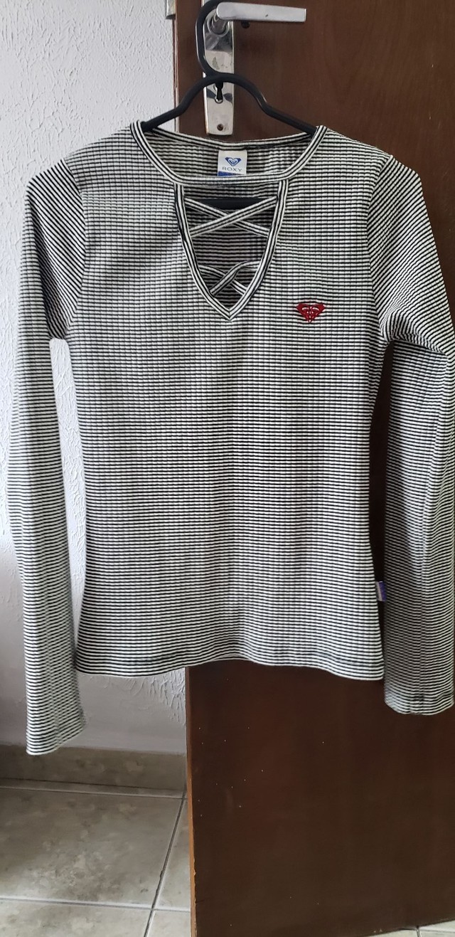 Blusinhas Roxy e Tricats - Foto 2