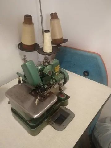 Máquina Overlock 220v. 800,00