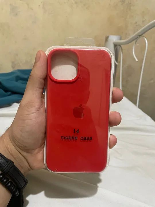 CAPA VERMELHA IPHONE 14 - Foto 3