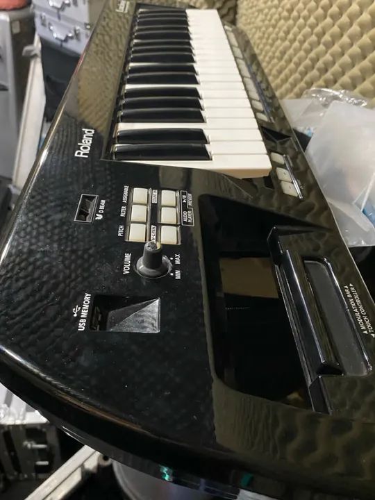 Teclado Roland AC-09 Lucina Novíssimo  - Foto 3