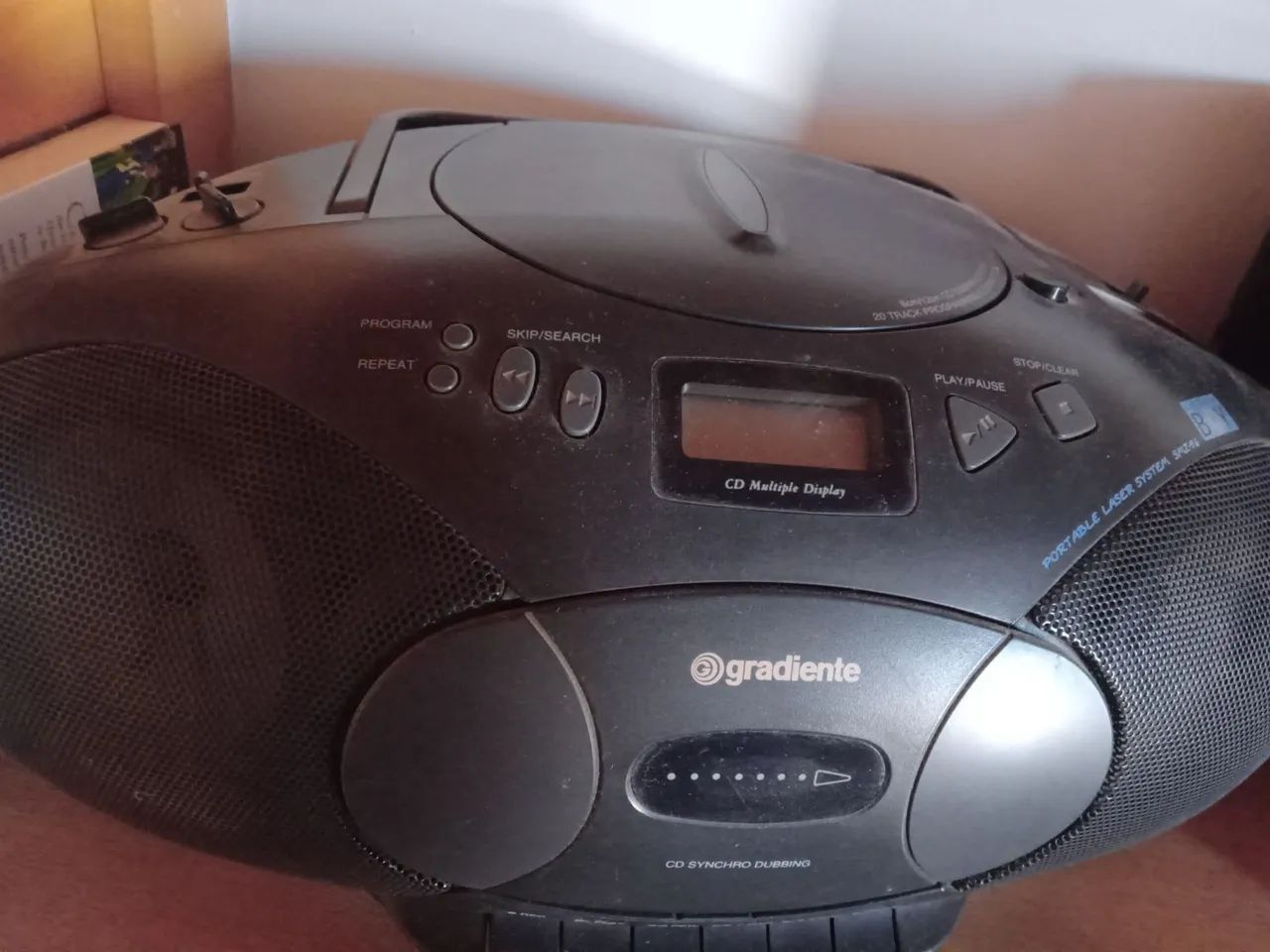 Rádio toca-fitas e CD gradiente 