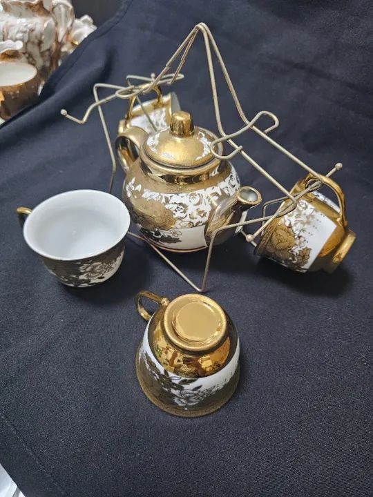 Conjunto de chá - com bule, 4 xícaras e suporte em porcelana fina - coleção - Foto 2