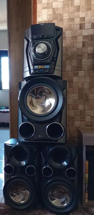 *LG X METAL BASS* super potente lugares abertos e fechados. Com 810W de potência.
