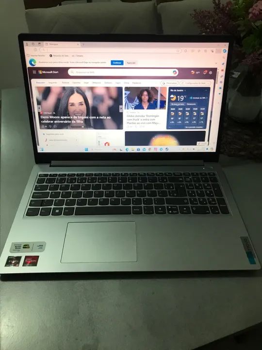 Notebooks Lenovo Ryzen 5, 8gb Ram, 256 SSD.